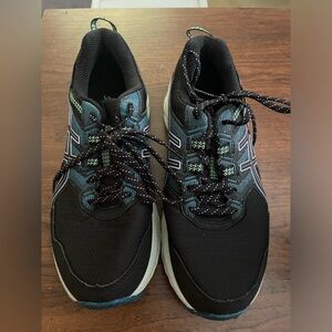 Ascis sneakers, worn once. 8.5